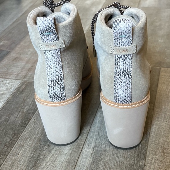 TOMS Womens Melrose Nubuck Ankle Wedge Booties - size 7.5 - Picture 4 of 15